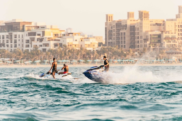 Speedboat tour in Dubai planned by GetYourGuide.