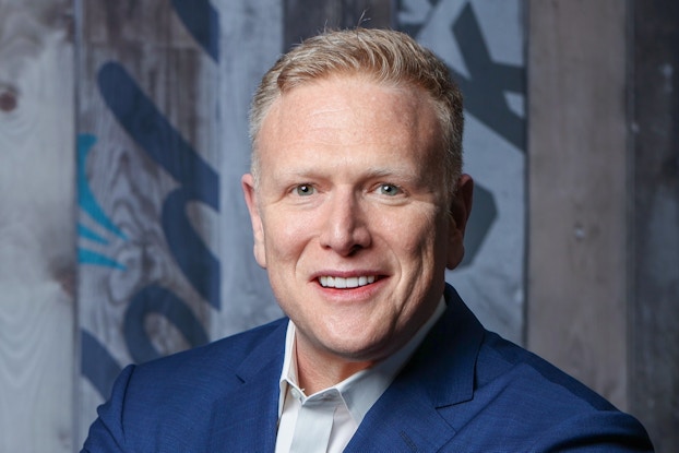 Headshot of Jon Harris, Senior Vice President and Chief Communications and Networking Officer for Conagra Brands.