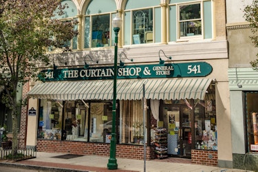  exterior of the curtain shop in new rochelle 