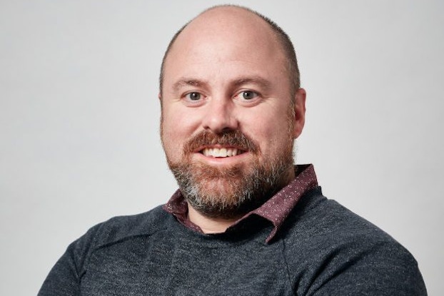 Headshot of Darrin Murriner, Co-Founder and CEO of Cloverleaf, a coaching consulting company.