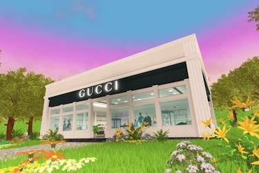  Digital Gucci storefront in the Roblox virtual world. 