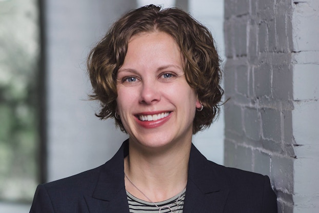 juli lassow headshot