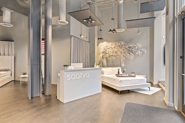 Interior of the San Francisco Saatva brick-and-mortar location.