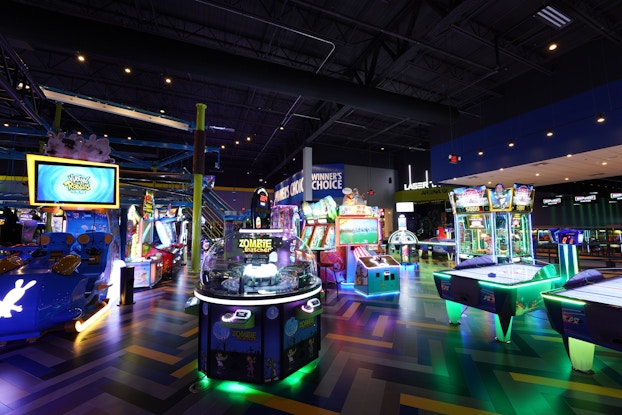 Dave & Buster's entertainment play: Interactive technology played a key role
