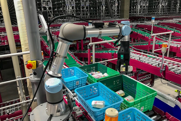 righthand robotics gripper at paltac corp. warehouse
