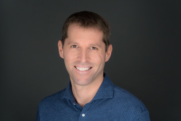 robert glazer headshot