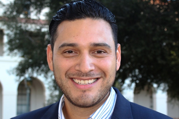  Headshot of Roberto Martinez, Grow with Google digital coach.