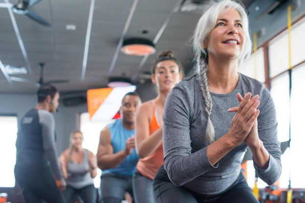  orangetheory fitness class with people of all ages