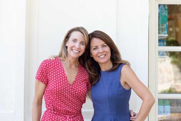  Headshot of the Sugarwish co-founders, Elisabeth Vezzani and Leslie Lyon.