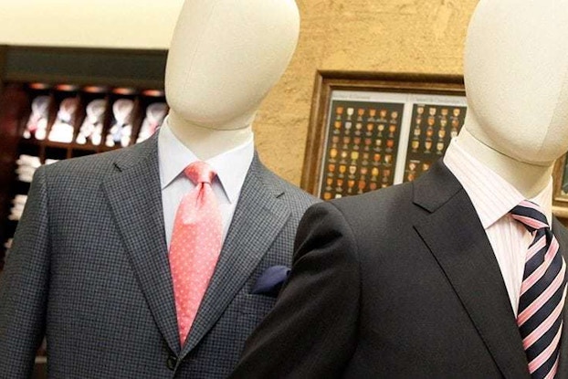  The Tie Bar innovates men's fashion.