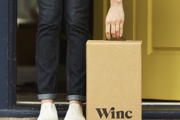 delivery of winc wine box to someones door